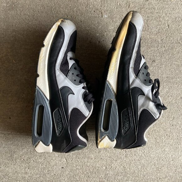 Men size -10.5 Nike Air Grey and Black shoes - Picture 7 of 8